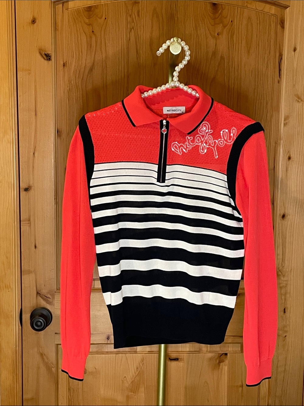 Metrocity Bright Coral Knit Golf Top Size S/M NWOT